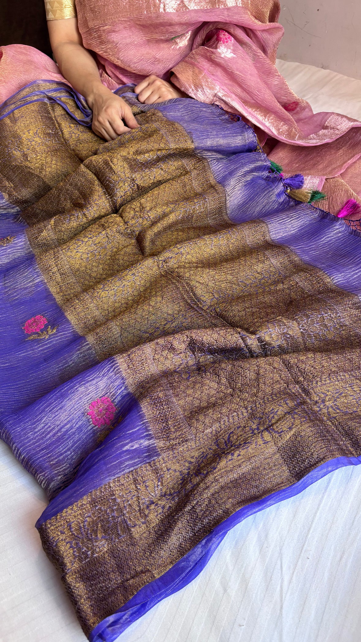 Pure banarasi blush pink crushed tissue meenedar kadhwa buti saree in gold zari