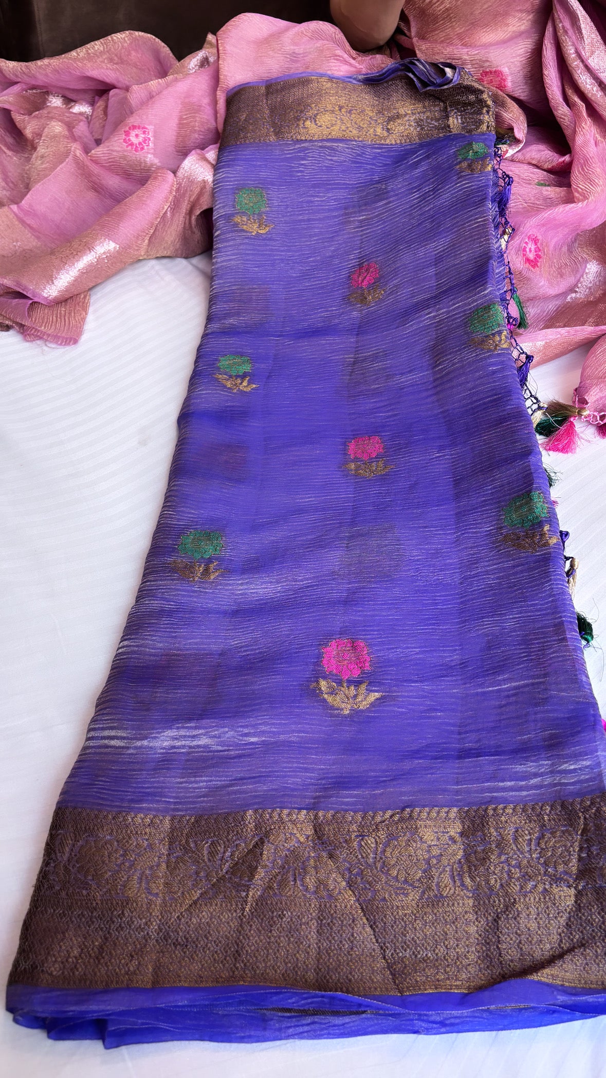 Pure banarasi blush pink crushed tissue meenedar kadhwa buti saree in gold zari