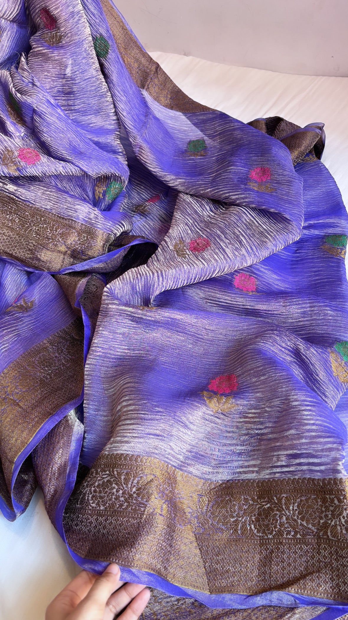 Pure banarasi blush pink crushed tissue meenedar kadhwa buti saree in gold zari