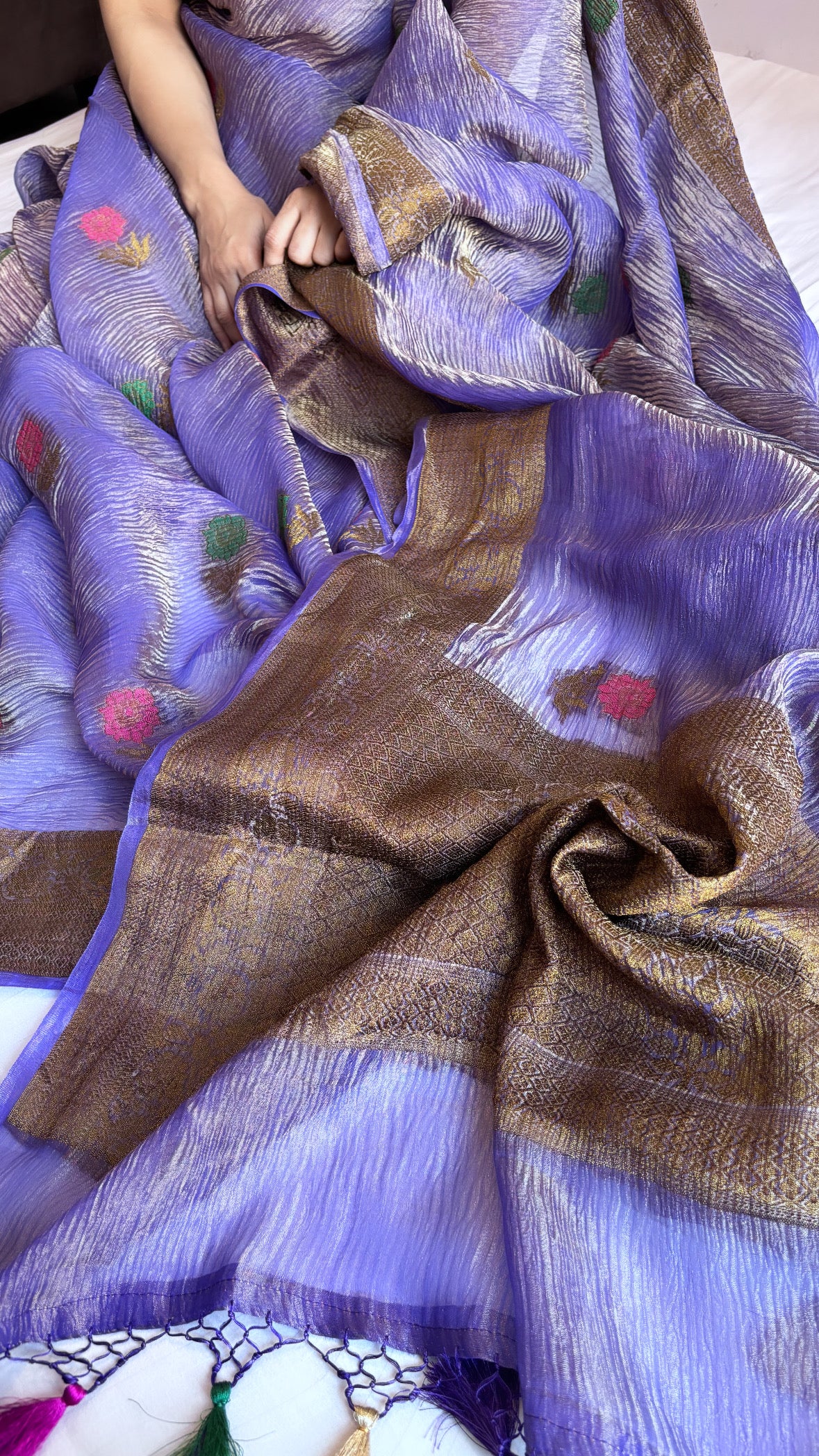 Pure banarasi blush pink crushed tissue meenedar kadhwa buti saree in gold zari